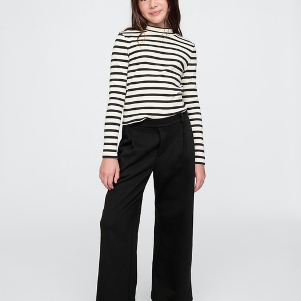 Kids vintage soft trousers 
Size S (6/7)
Brand GAP
NWT